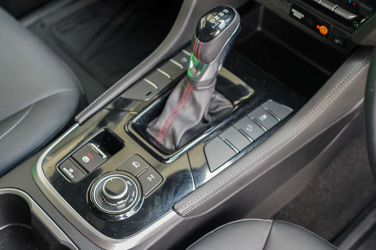 2025 Isuzu MU-X X-TERRAIN