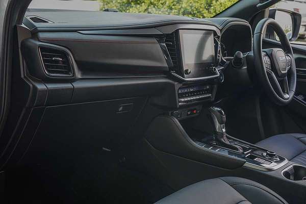 2025 Isuzu MU-X X-TERRAIN