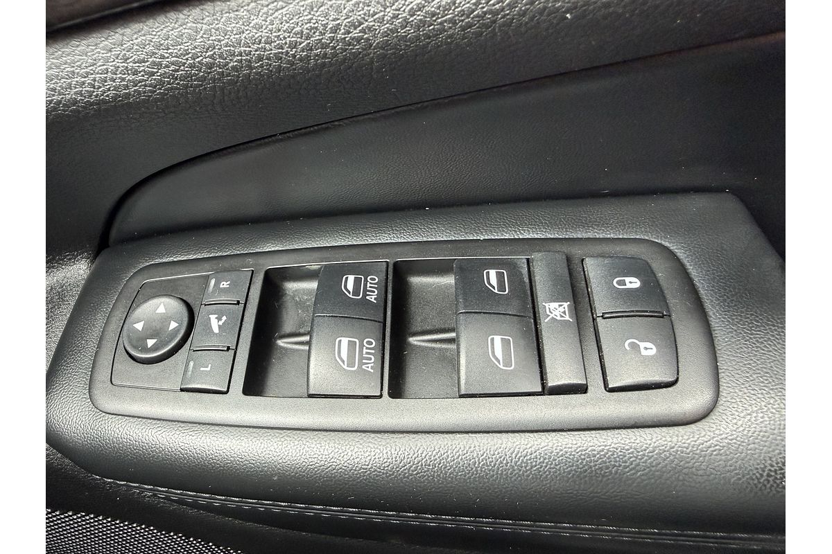 2012 Jeep Grand Cherokee Laredo WK