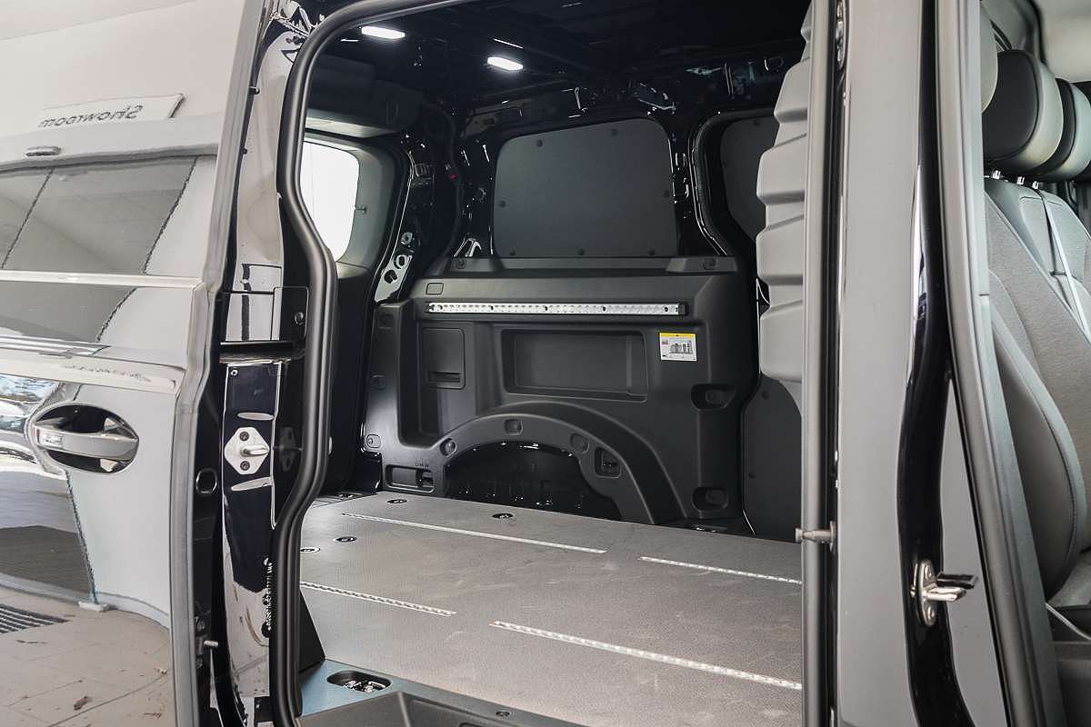 2025 Volkswagen ID. Buzz Cargo BEV550 EBN SWB