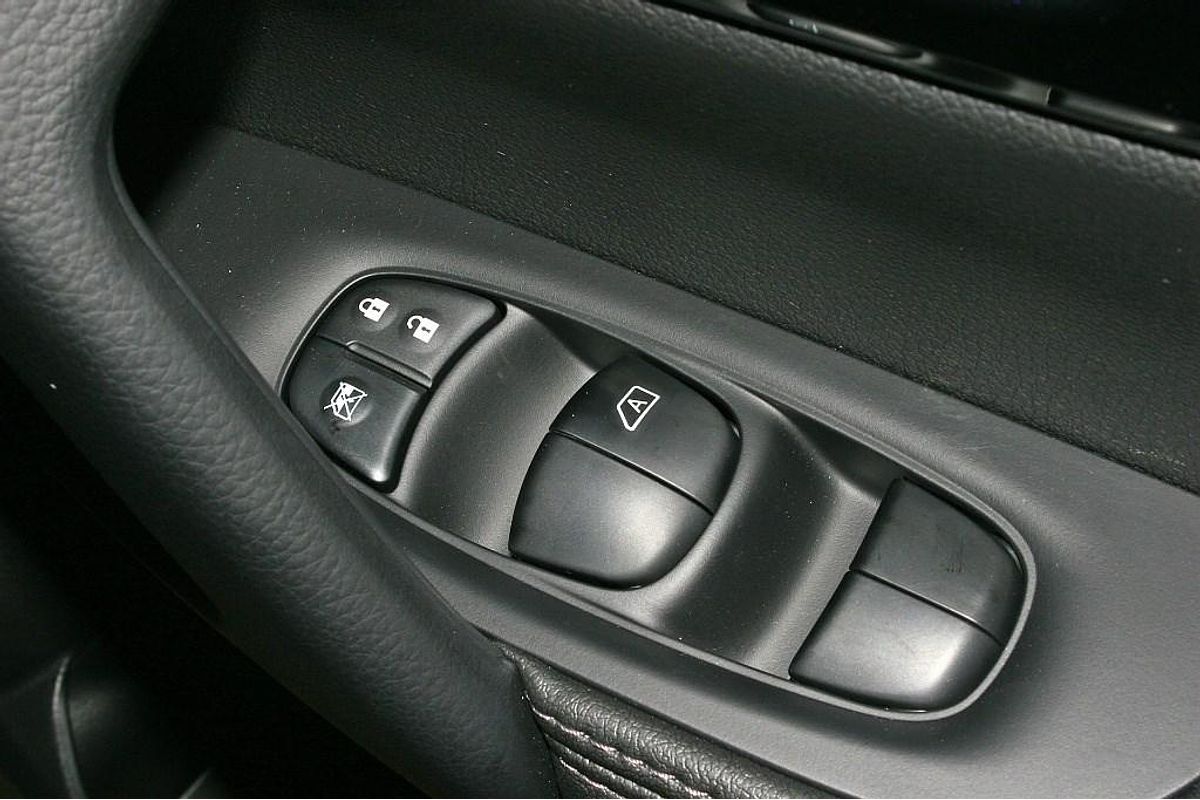 2016 Nissan QASHQAI Ti J11