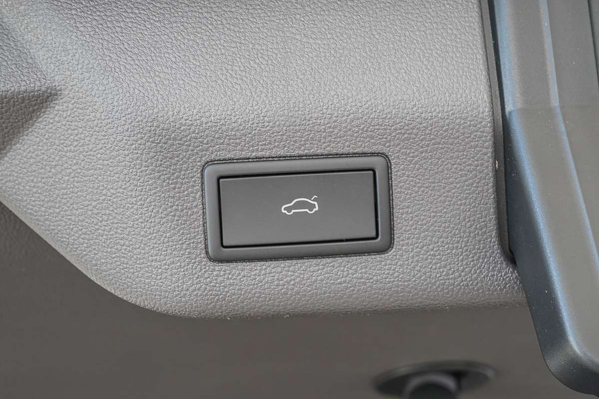 2025 Volkswagen Multivan TDI360 Life T7 SWB