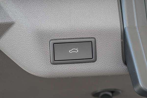 2025 Volkswagen Multivan TDI360 Life T7 SWB