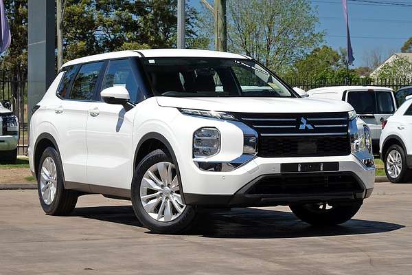 2025 Mitsubishi Outlander ES ZM