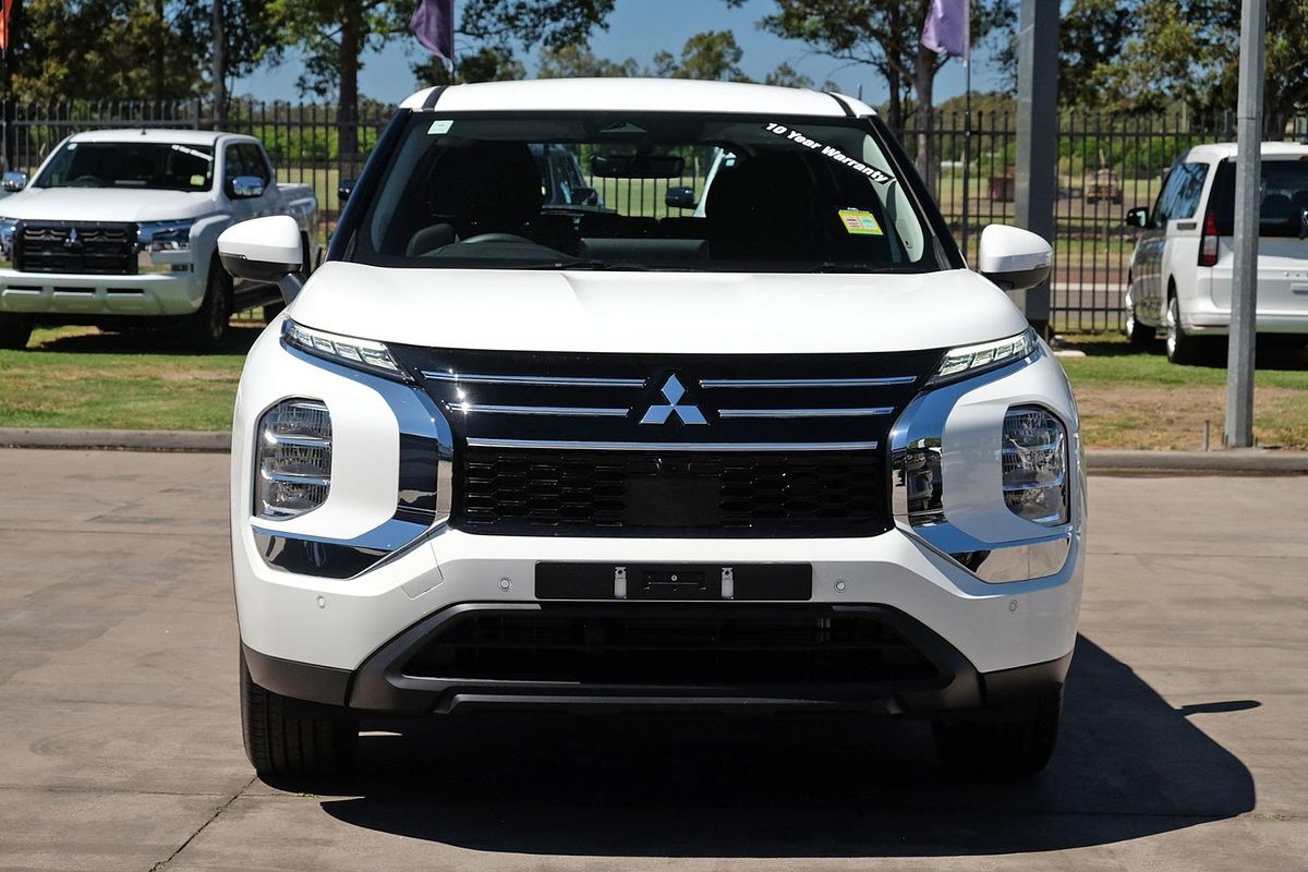 2025 Mitsubishi Outlander ES ZM