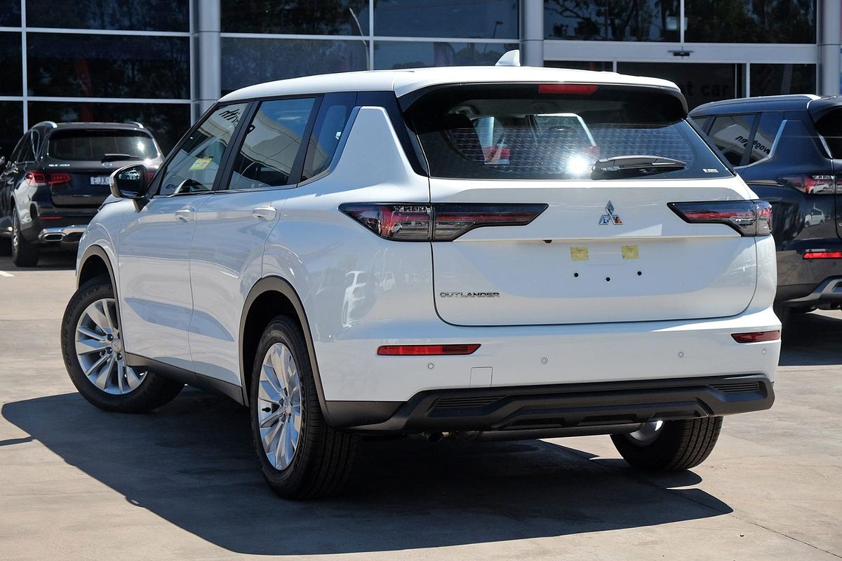 2025 Mitsubishi Outlander ES ZM