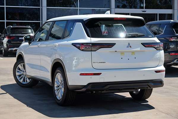 2025 Mitsubishi Outlander ES ZM