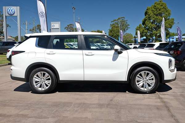 2025 Mitsubishi Outlander ES ZM