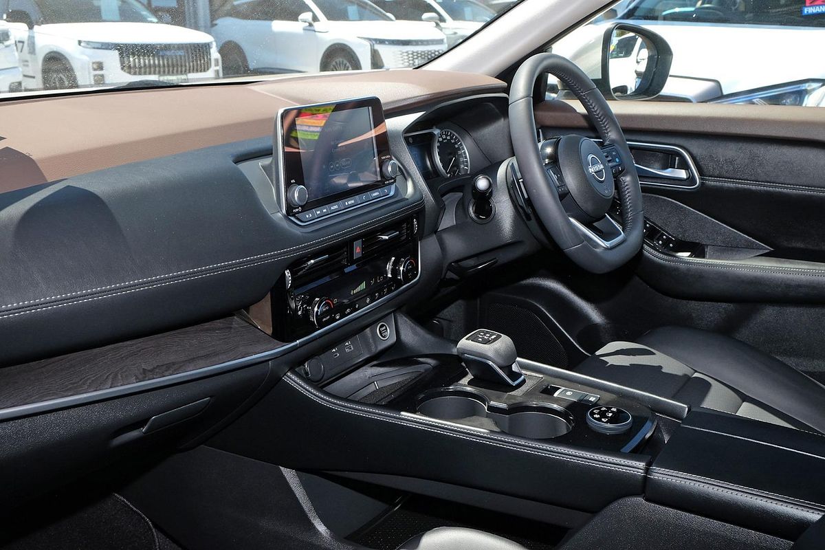2024 Nissan X-TRAIL ST-L T33