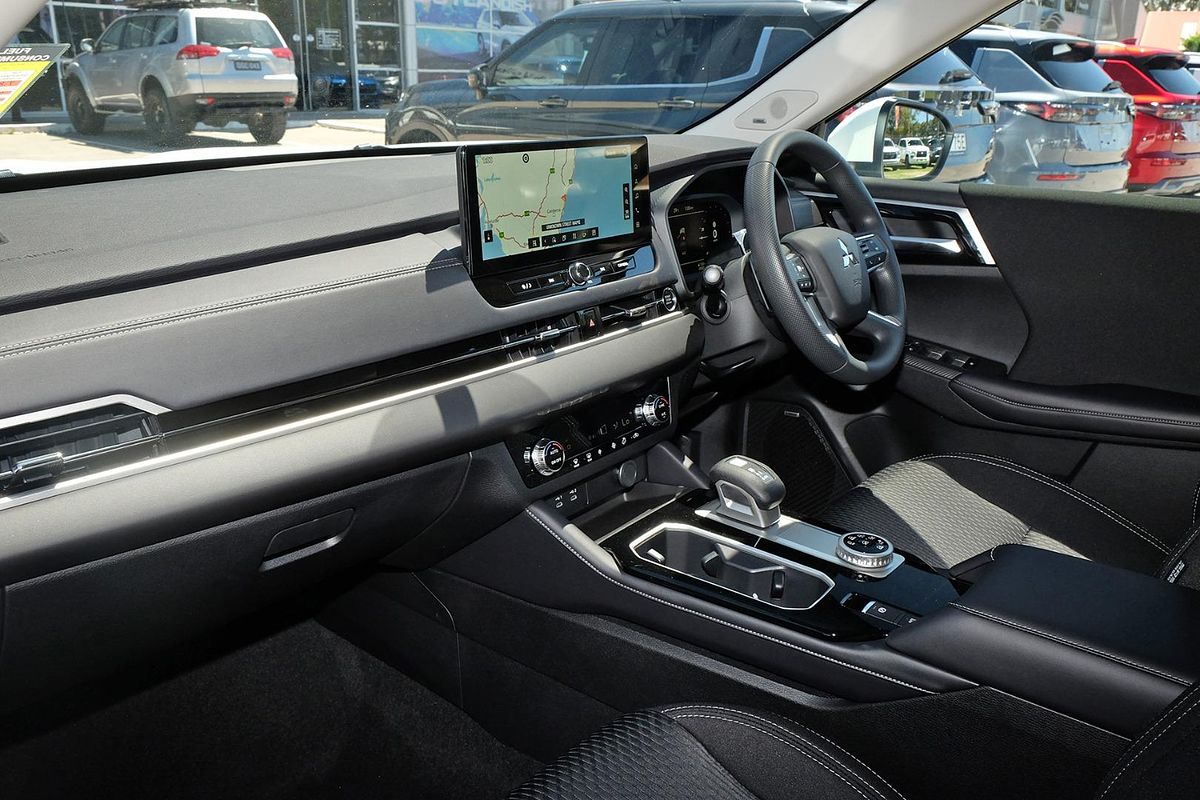 2025 Mitsubishi Outlander ES ZM