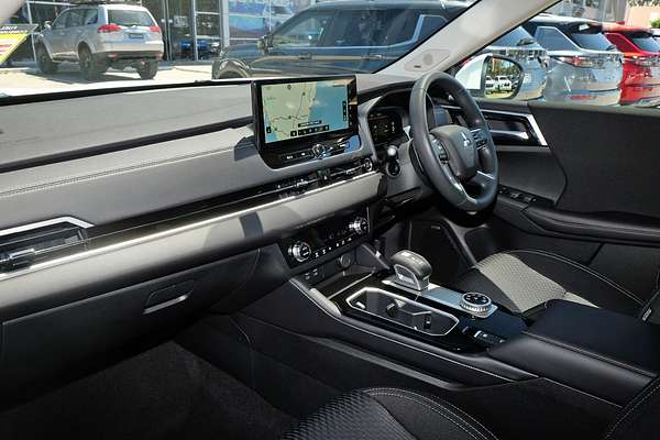 2025 Mitsubishi Outlander ES ZM