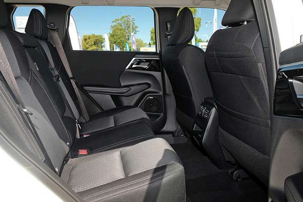 2025 Mitsubishi Outlander ES ZM