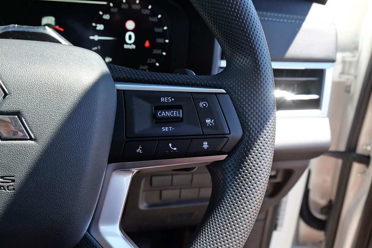 2025 Mitsubishi Outlander ES ZM