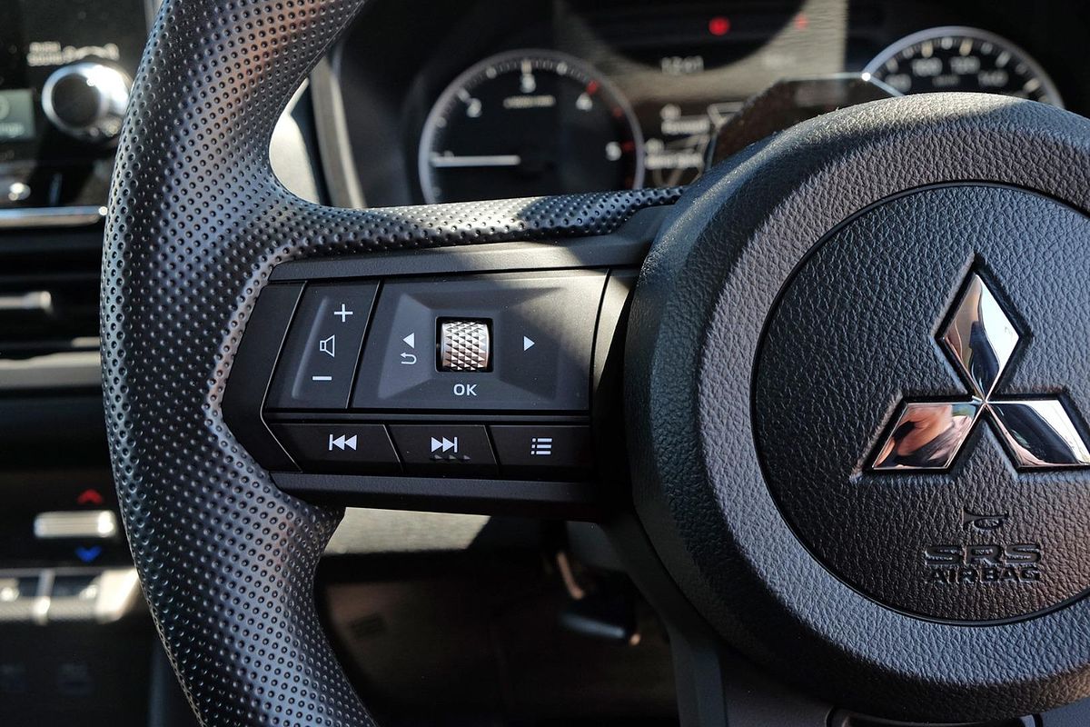 2025 Mitsubishi Triton GLX+ MV 4X4