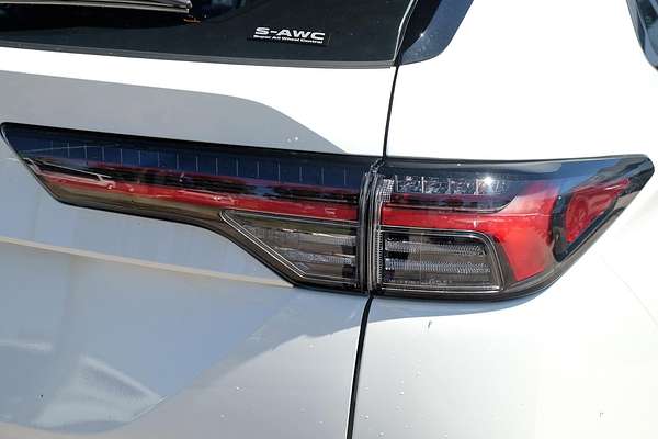 2025 Mitsubishi Outlander ES ZM