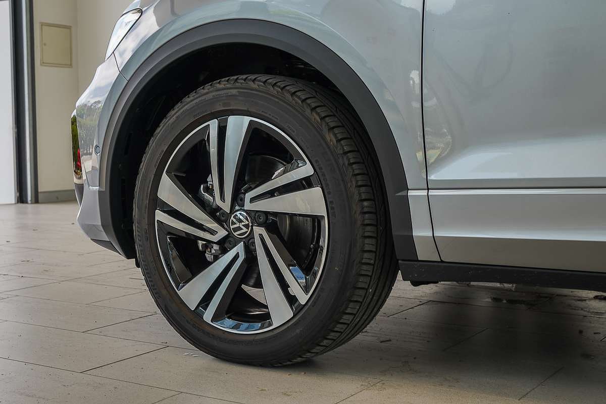 2025 Volkswagen T-Roc 140TSI R-Line D11