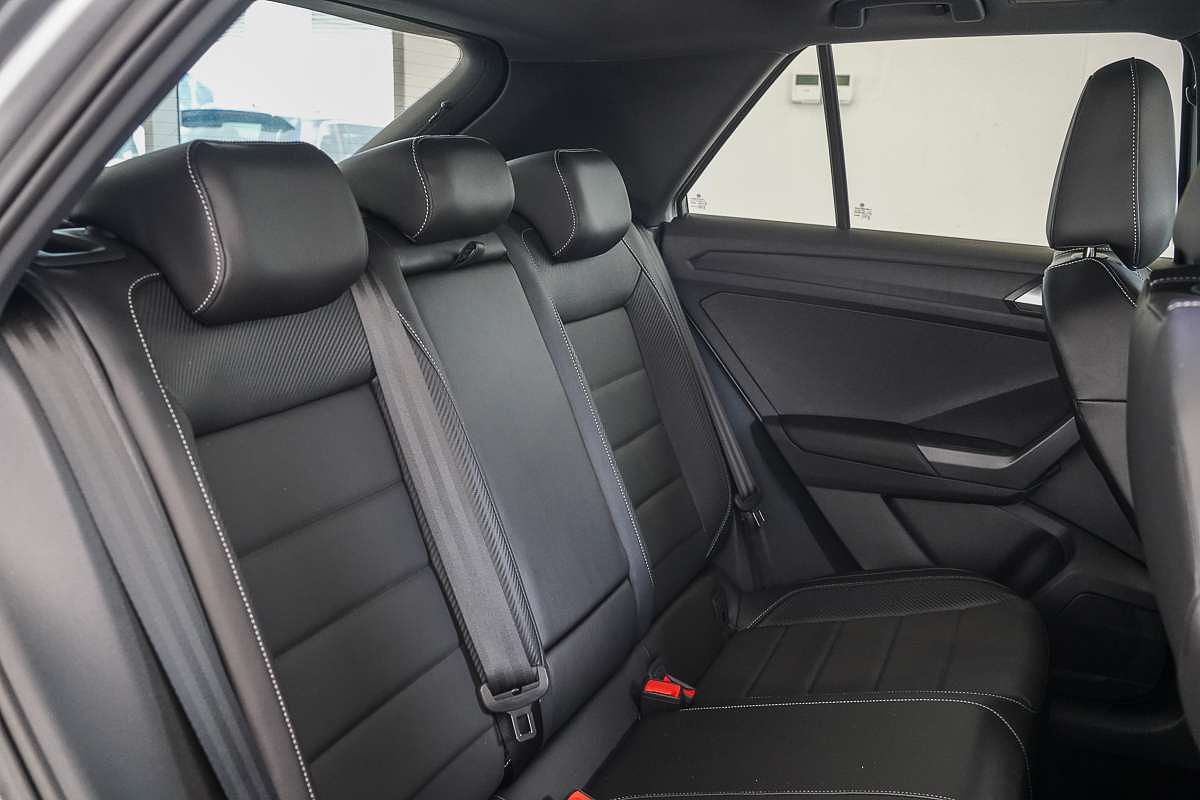 2025 Volkswagen T-Roc 140TSI R-Line D11