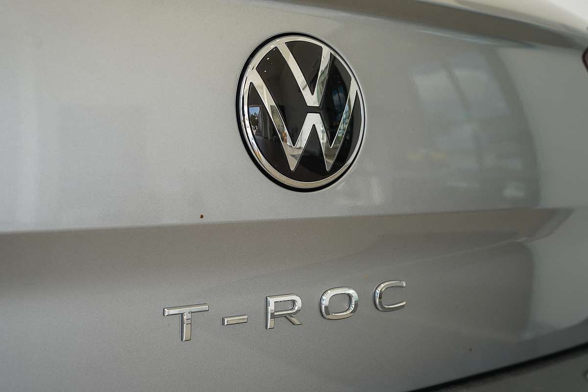 2025 Volkswagen T-Roc 140TSI R-Line D11