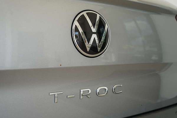 2025 Volkswagen T-Roc 140TSI R-Line D11