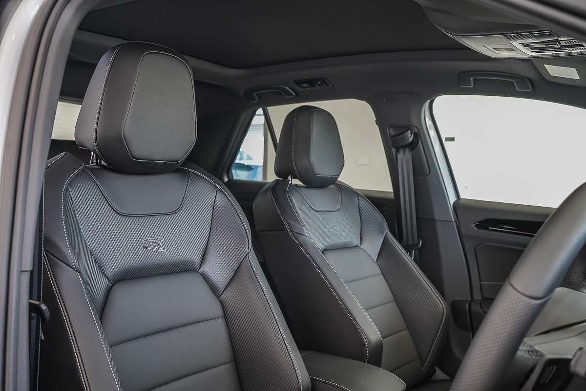 2025 Volkswagen T-Roc 140TSI R-Line D11