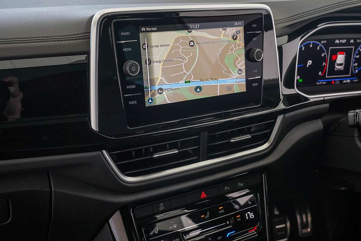 2025 Volkswagen T-Roc 140TSI R-Line D11