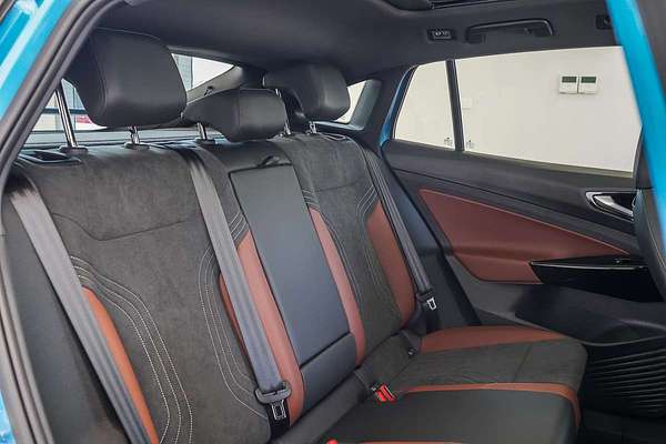 2025 Volkswagen ID.5 Pro E2