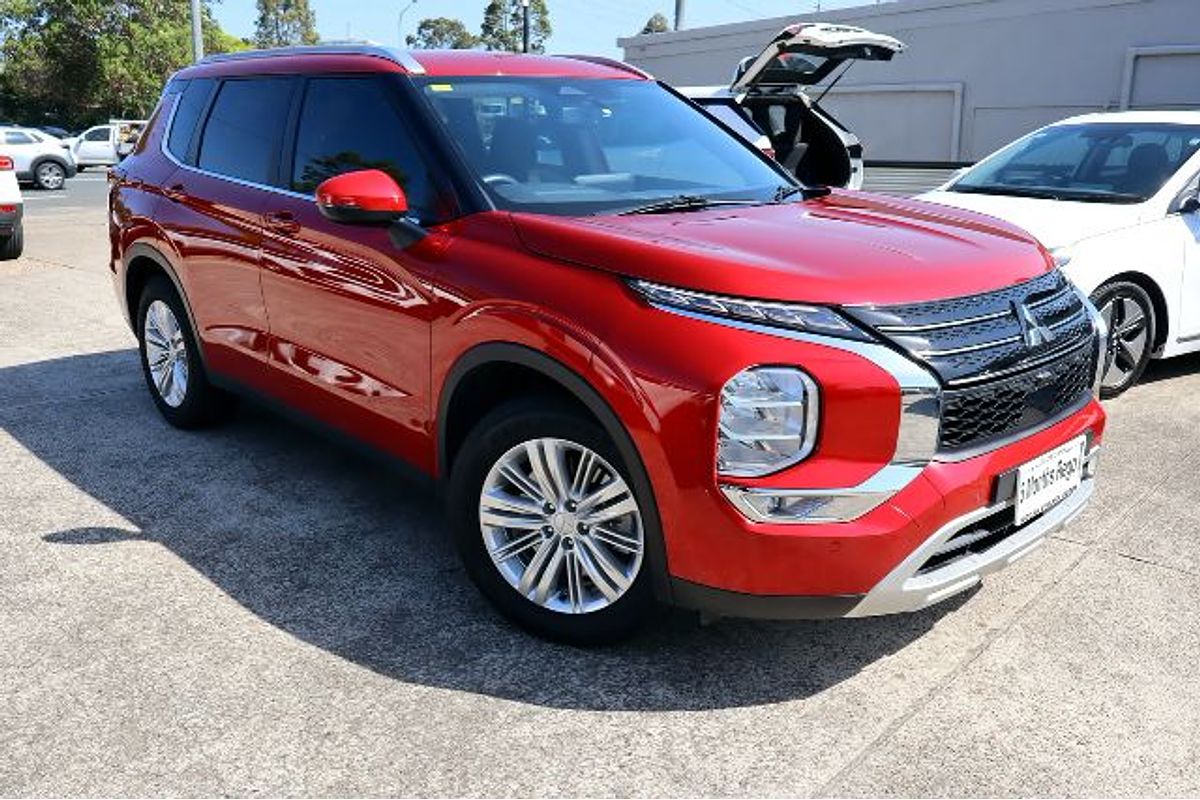2023 Mitsubishi Outlander LS ZM