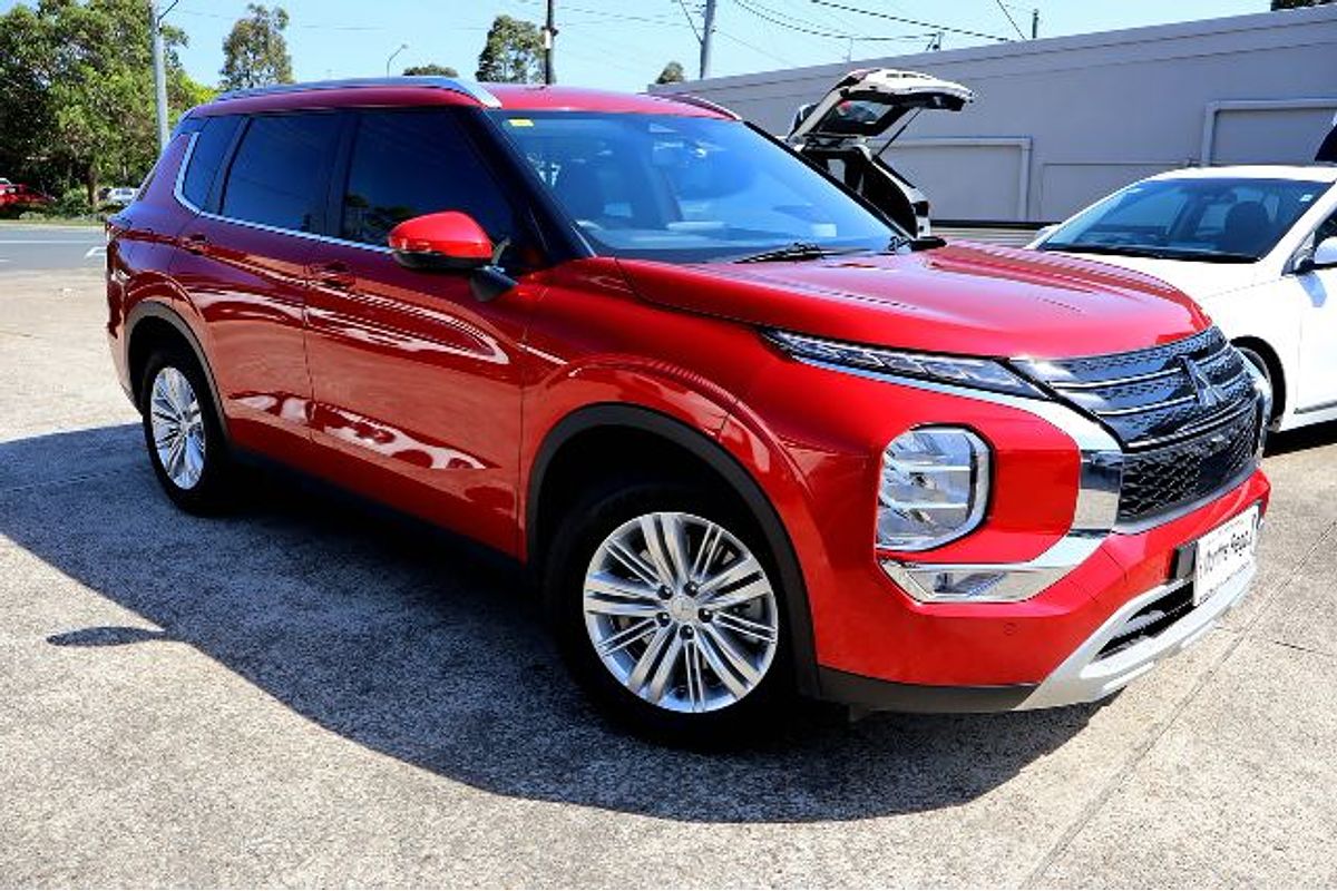 2023 Mitsubishi Outlander LS ZM