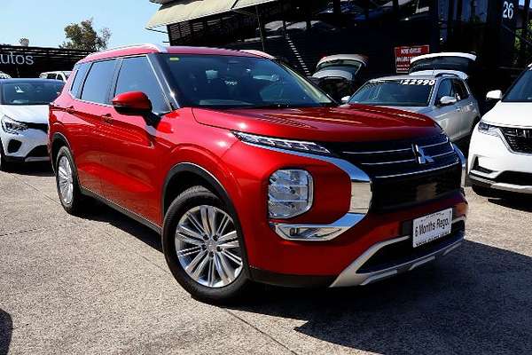 2023 Mitsubishi Outlander LS ZM