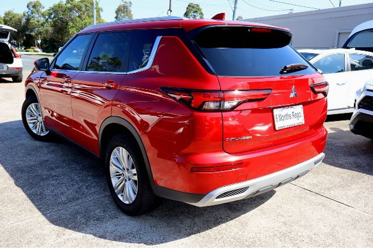 2023 Mitsubishi Outlander LS ZM
