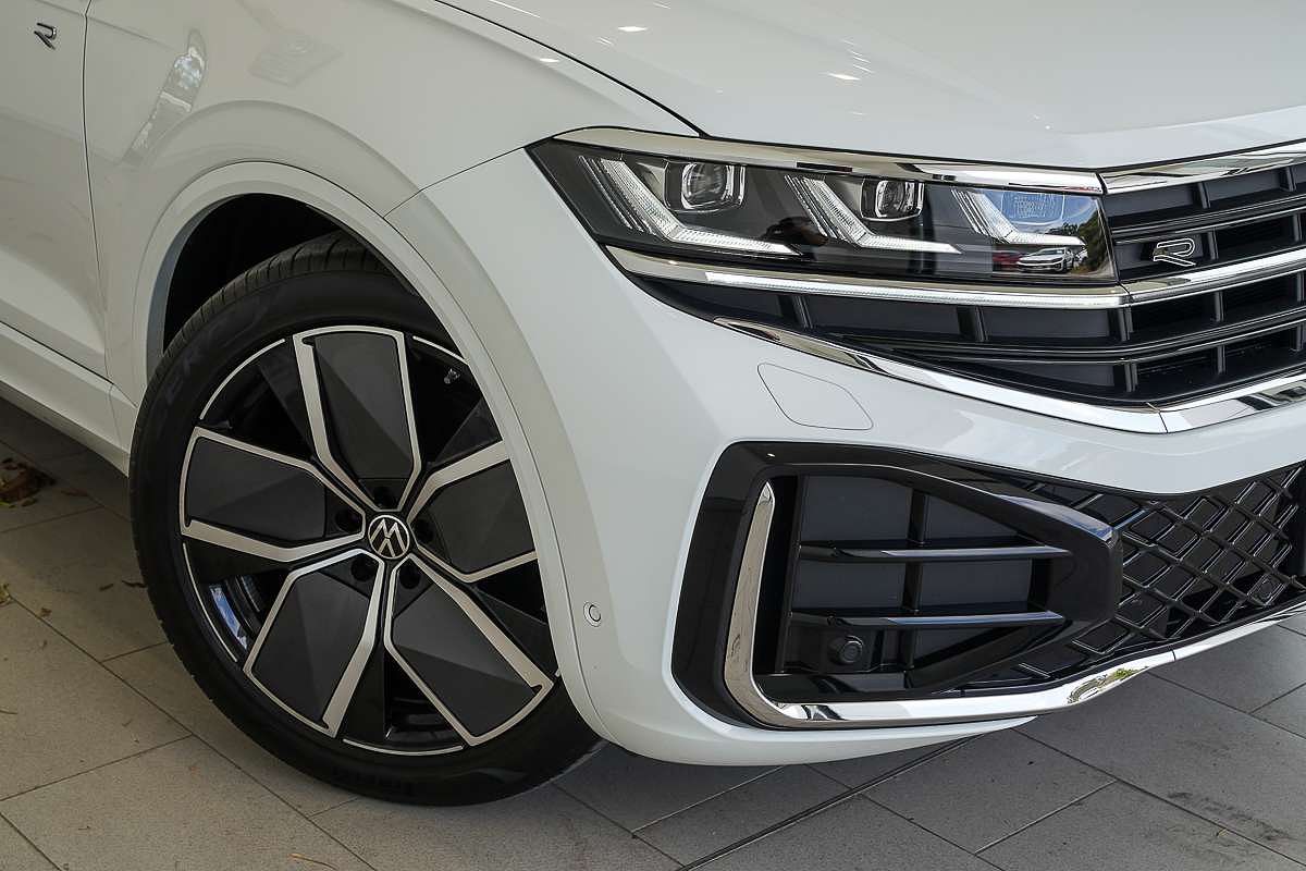 2025 Volkswagen Touareg 210TDI R-Line RC