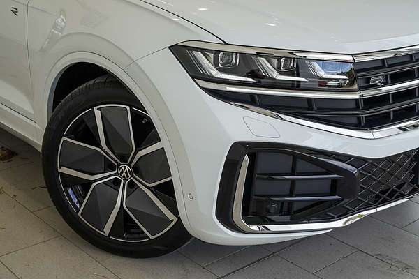2025 Volkswagen Touareg 210TDI R-Line RC