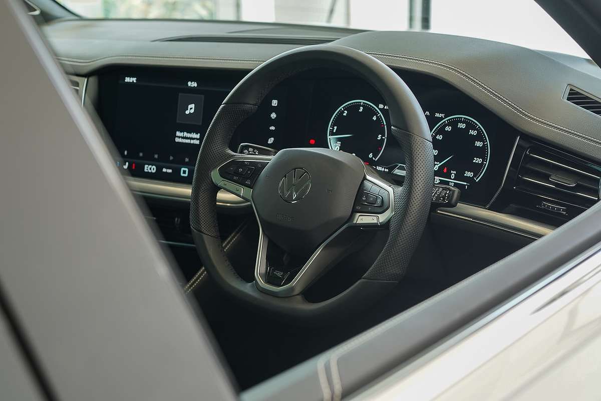 2025 Volkswagen Touareg 210TDI R-Line RC