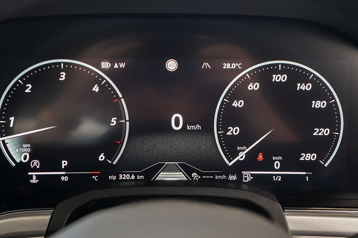 2025 Volkswagen Touareg 210TDI R-Line RC