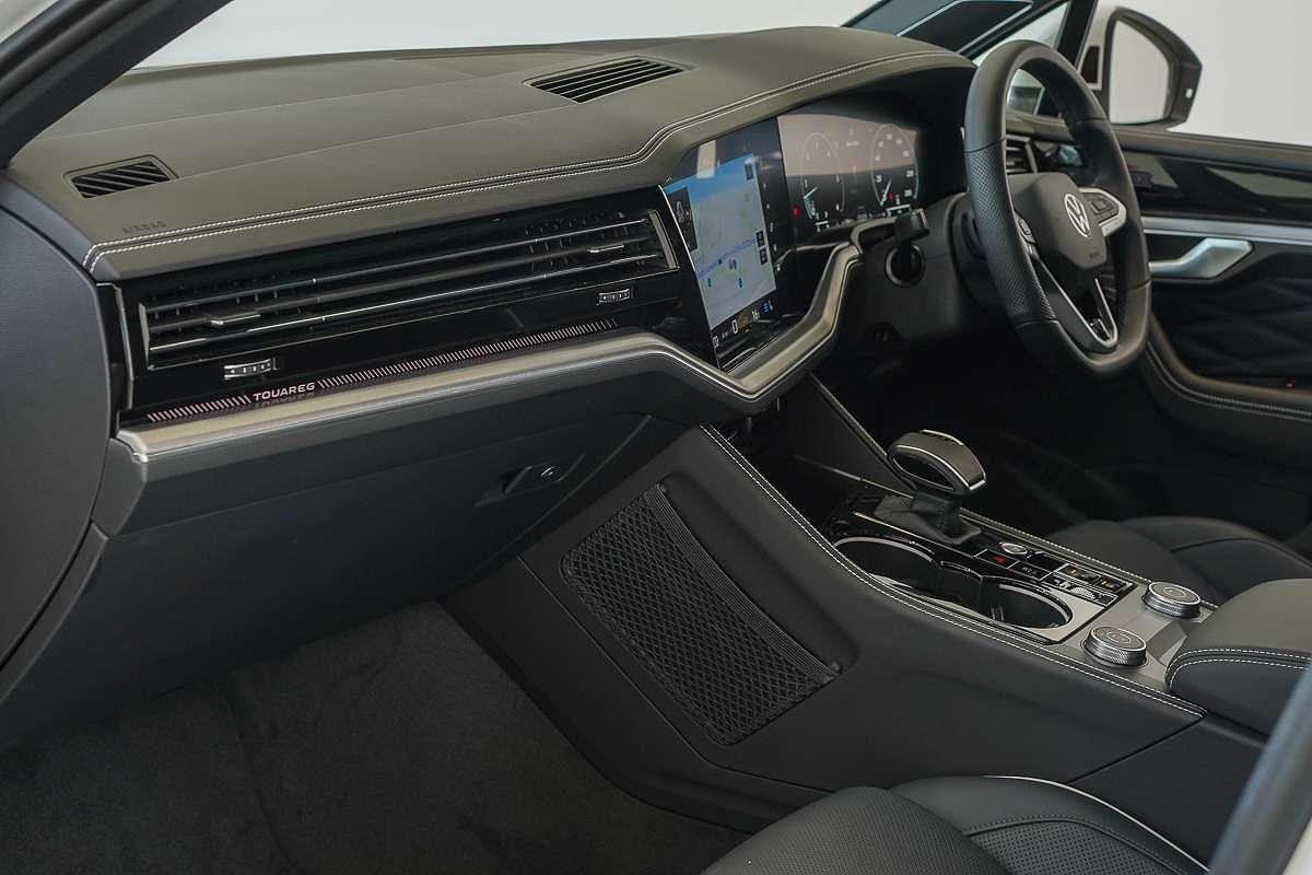 2025 Volkswagen Touareg 210TDI R-Line RC