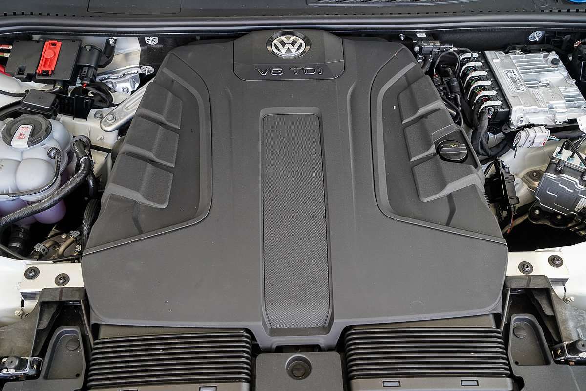2025 Volkswagen Touareg 210TDI R-Line RC