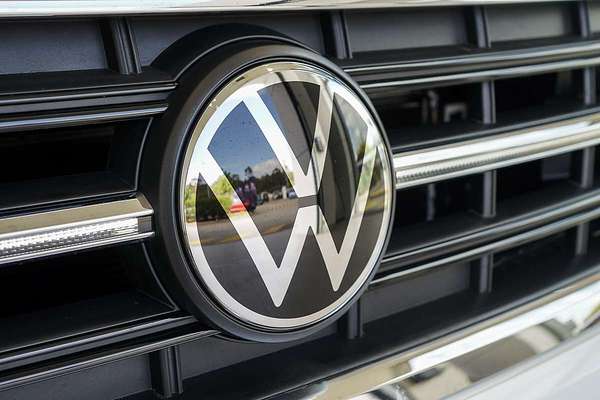 2025 Volkswagen Touareg 210TDI R-Line RC