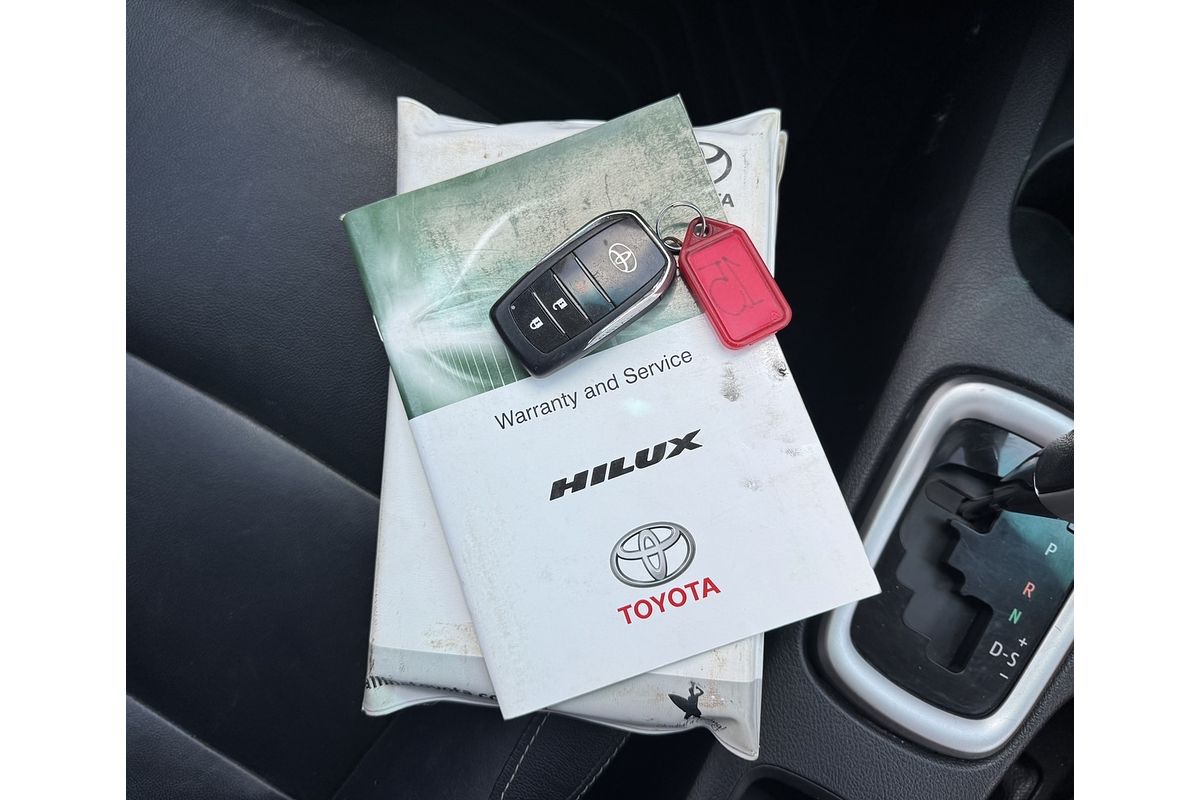 2015 Toyota Hilux SR5 GUN126R 4X4
