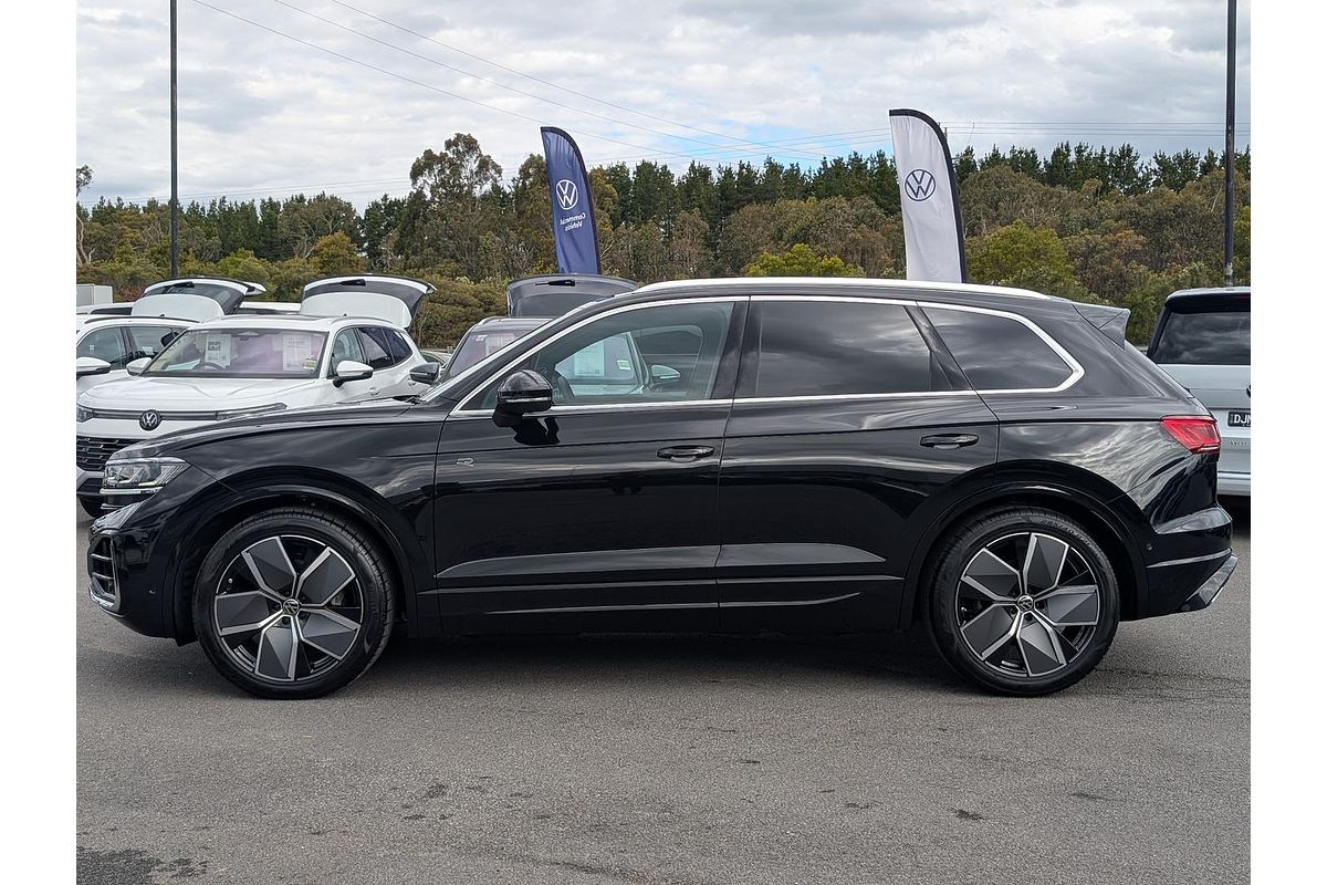 2025 Volkswagen Touareg 210TDI R-Line RC