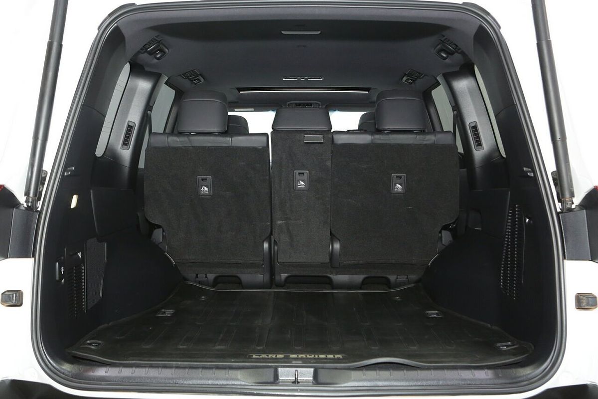 2024 Toyota Landcruiser GR Sport FJA300R