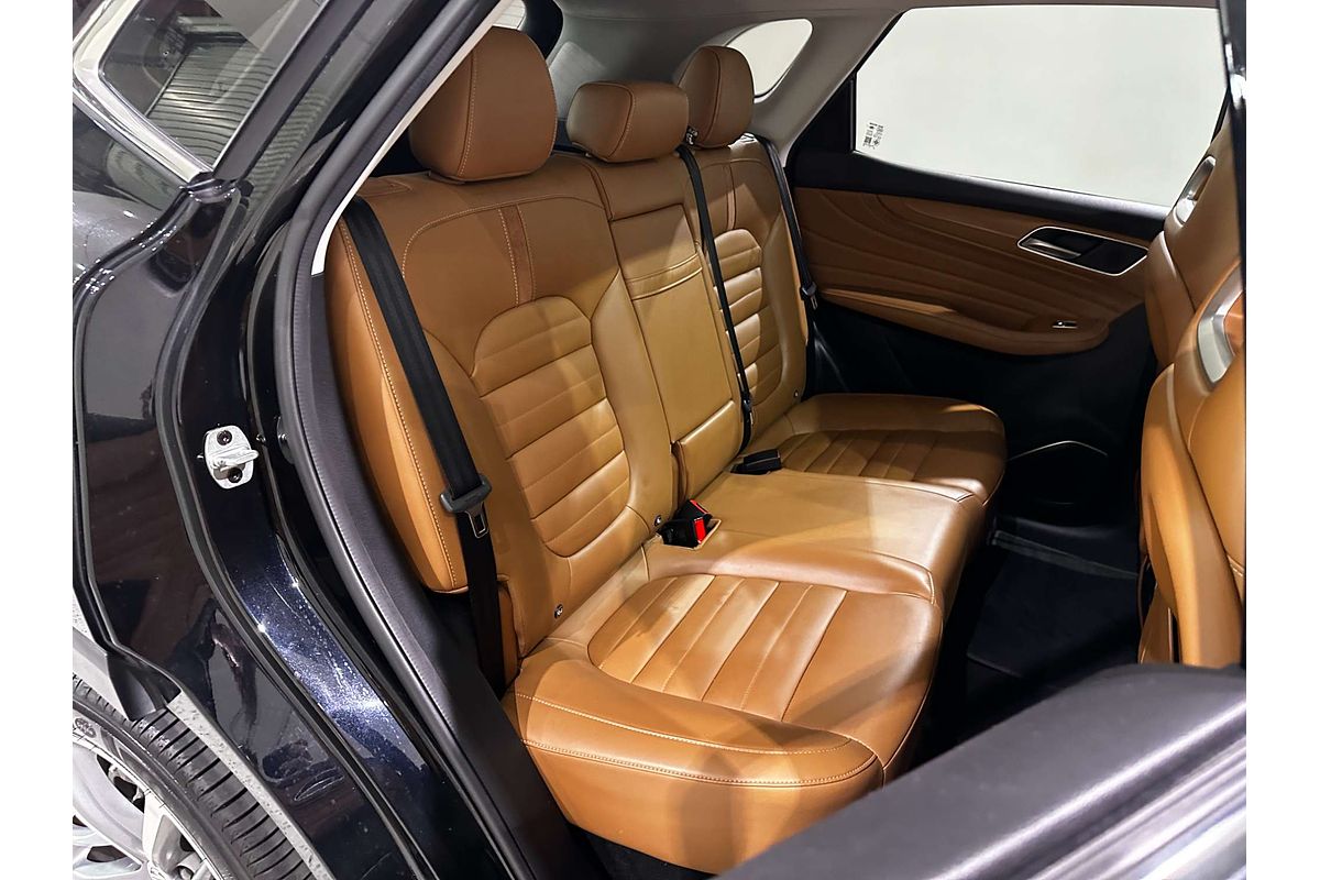 2022 MG HS Essence SAS23