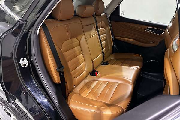2022 MG HS Essence SAS23