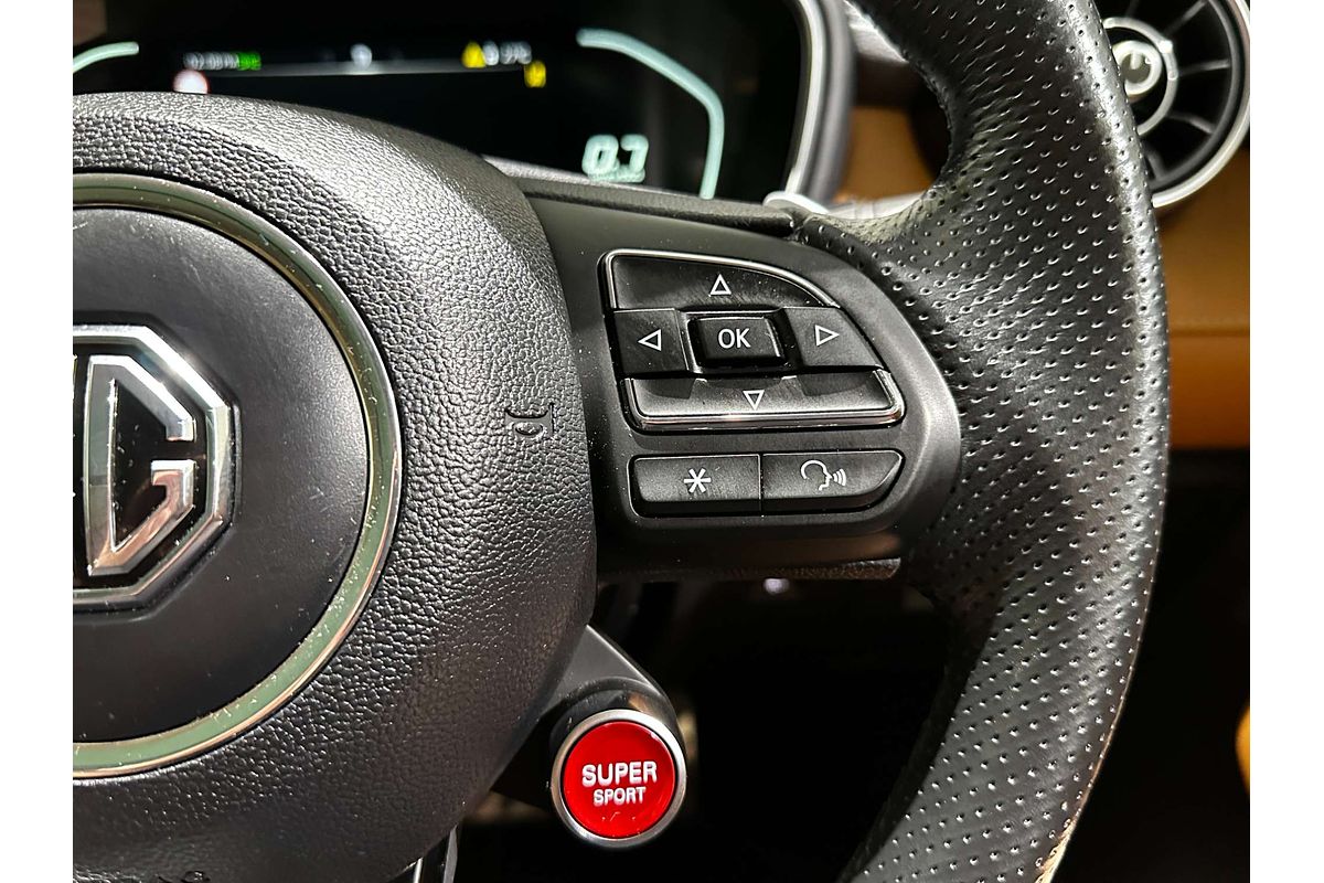 2022 MG HS Essence SAS23