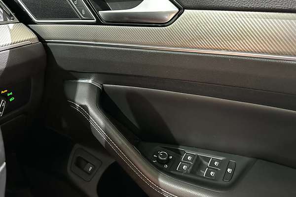 2019 Volkswagen Passat 206TSI R-Line B8