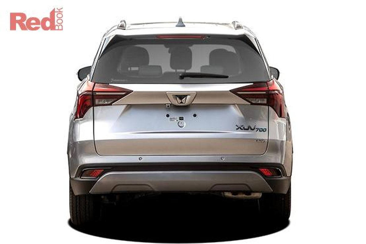 2025 Mahindra XUV700 AX7