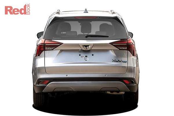 2025 Mahindra XUV700 AX7