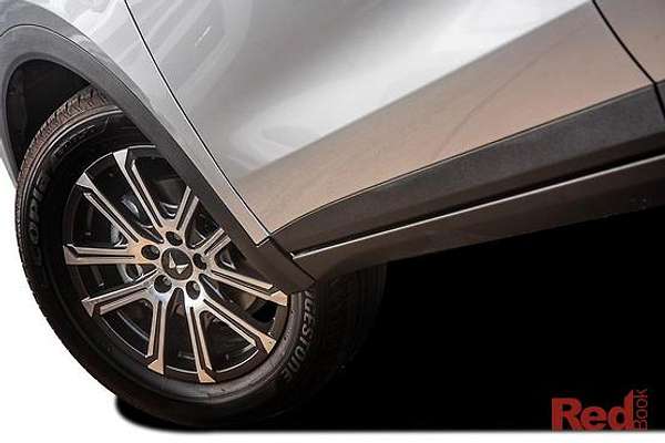 2025 Mahindra XUV700 AX7