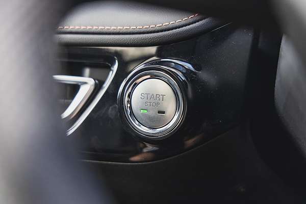 2025 MG HS Hybrid+ Essence AS33H