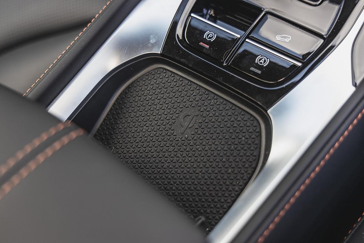 2025 MG HS Hybrid+ Essence AS33H