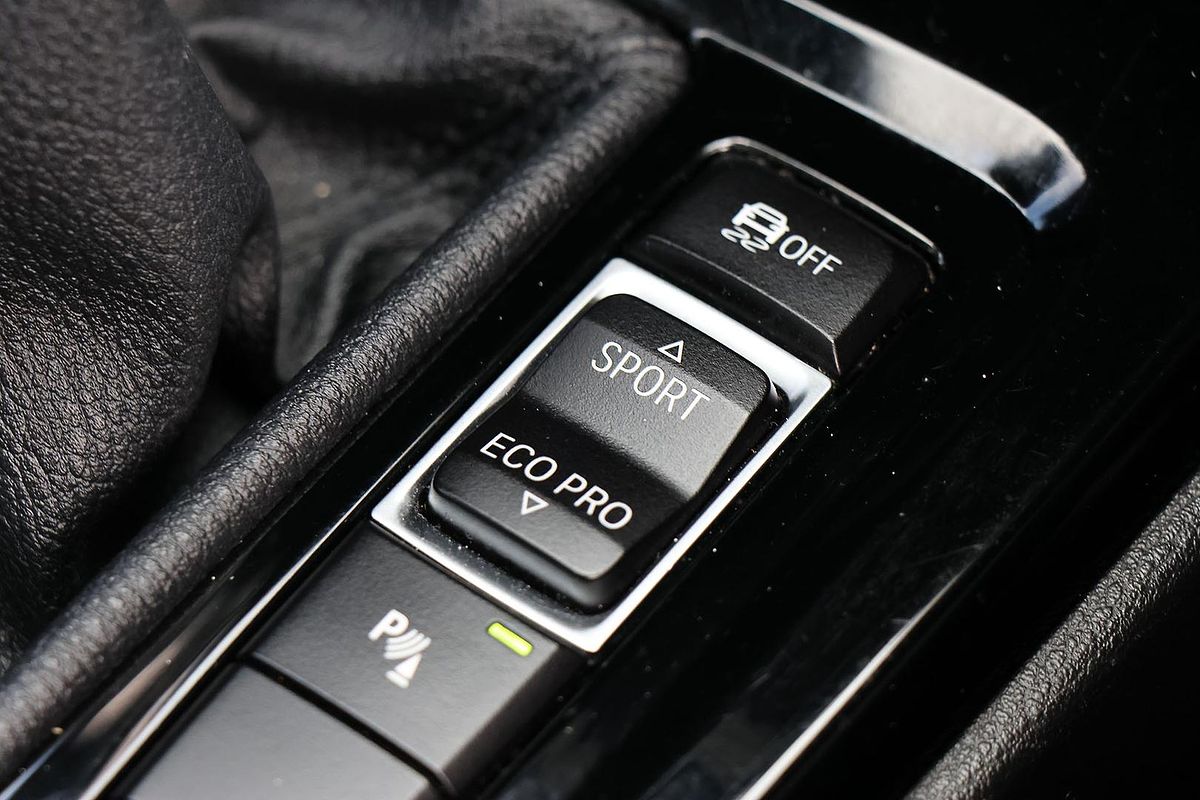2016 BMW X1 sDrive18d F48